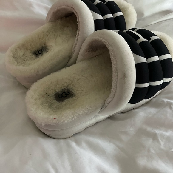 UGG PLATFORM SLIDES - Picture 3 of 4